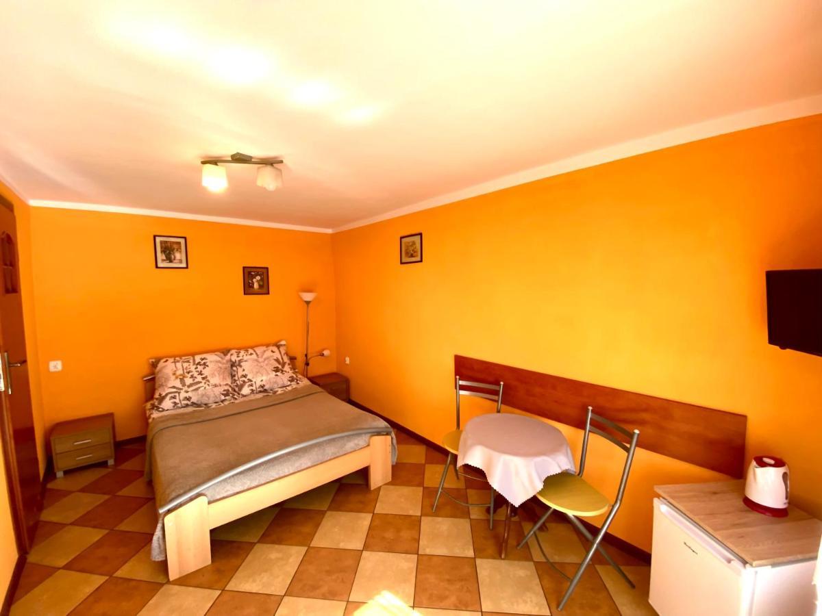 Pokoje Goscinne Marcin Leba Exterior photo