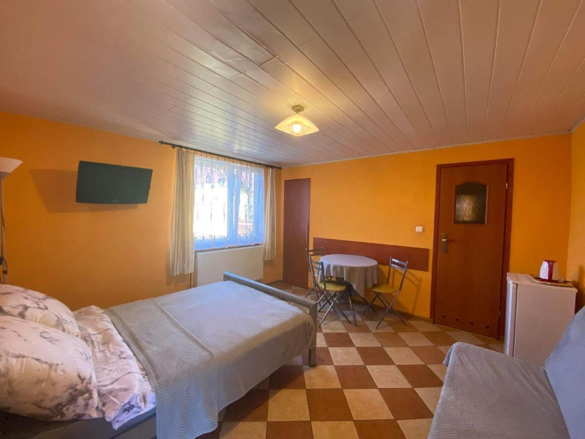 Pokoje Goscinne Marcin Leba Exterior photo